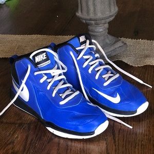 Nike Basketball Shoes - size 3 - like new!